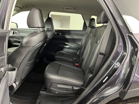 Used 2025 Kia Sorento EX AWD/4WD image 13