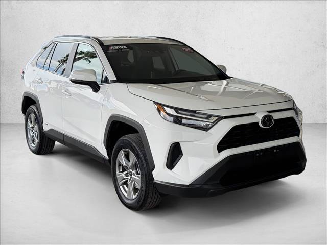 Used 2025 Toyota RAV4 LE AWD/4WD image 5
