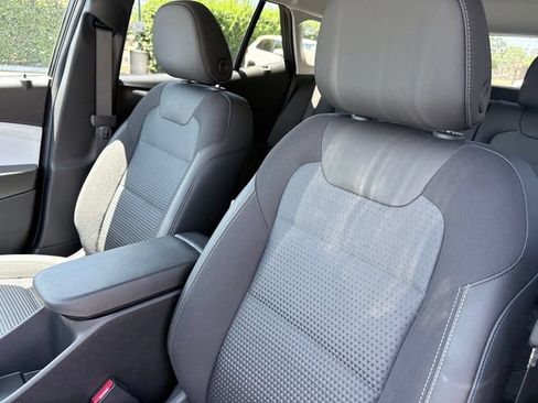 Used 2026 Chevrolet Trax LT FWD image 11