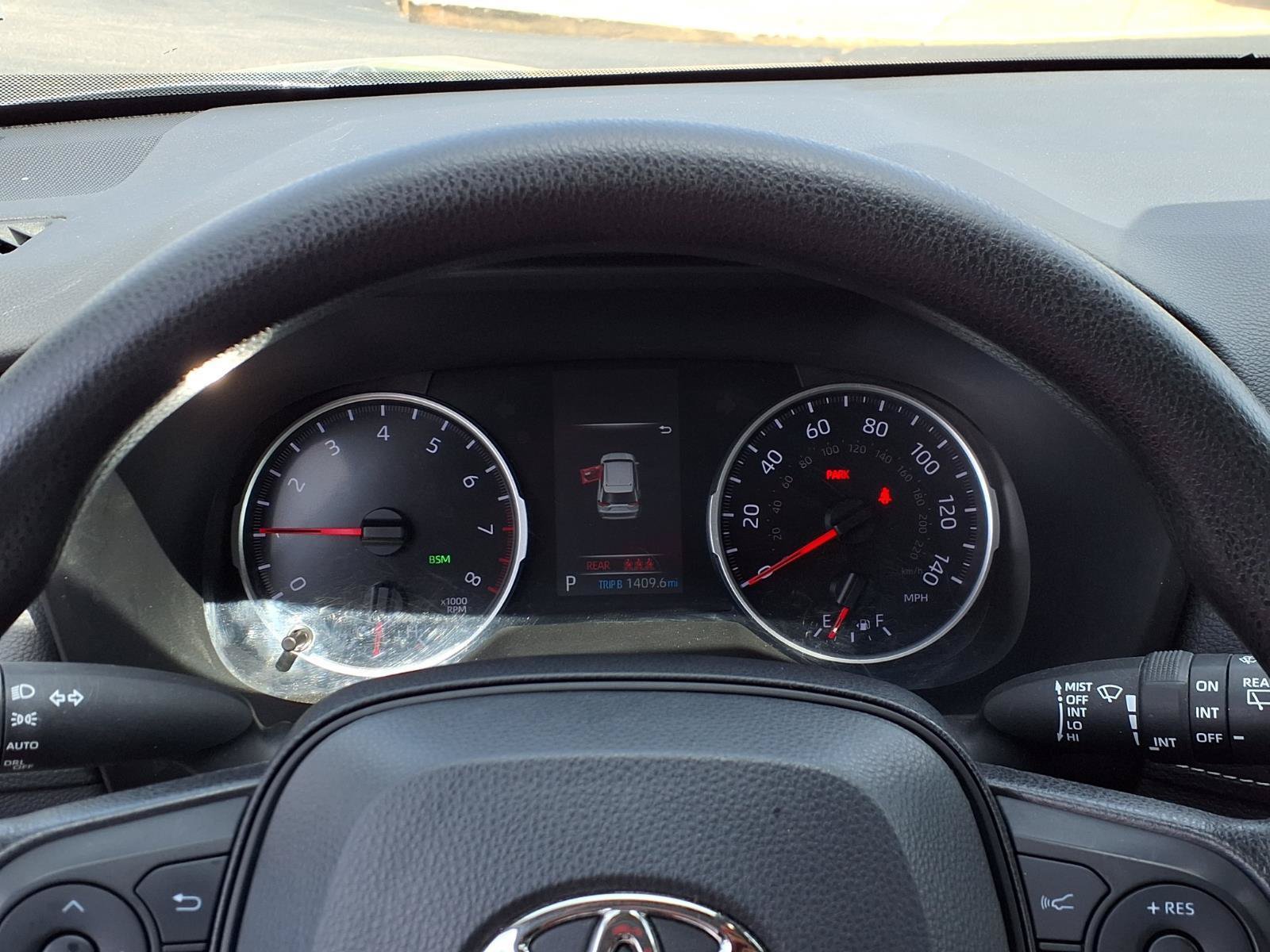 Used 2022 Toyota RAV4 XLE w/ Convenience Package FWD image 13