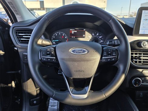 Used 2022 Ford Escape SEL image 11