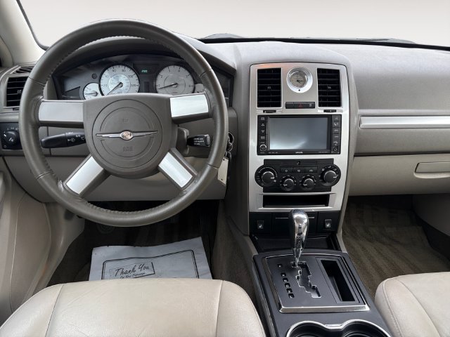 Used 2009 Chrysler 300 Touring RWD image 10