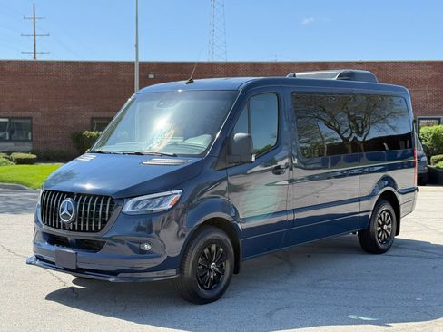 Used 2022 Mercedes-Benz Sprinter 2500 image 3