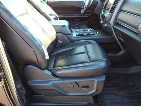 Used 2021 Ford Expedition XLT image 9
