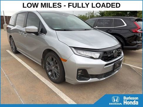 Used 2025 Honda Odyssey Touring image 4