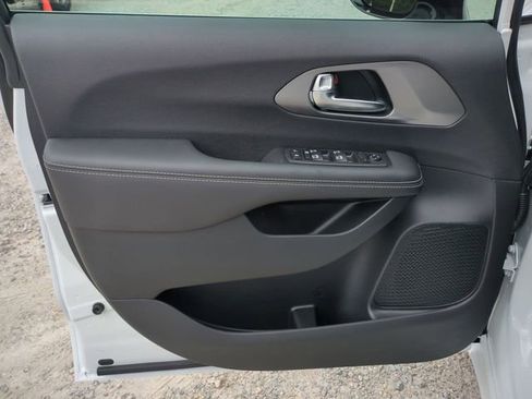 New 2026 Chrysler Voyager LX image 22