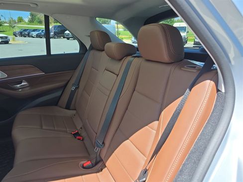 Used 2025 Mercedes-Benz GLE 350 4MATIC image 16