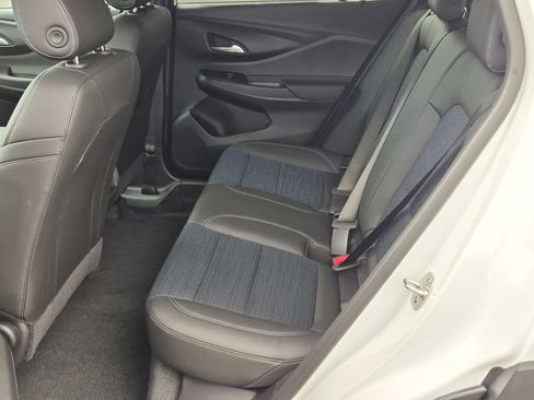 Certified 2025 Buick Envista Preferred w/ Advanced Safety Package FWD image 23