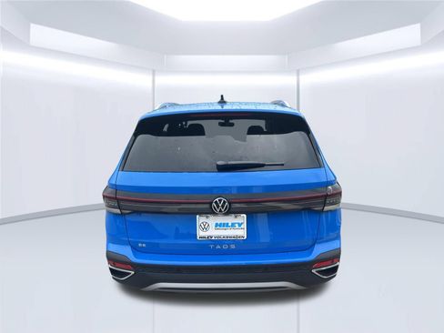 New 2026 Volkswagen Taos SE FWD image 4