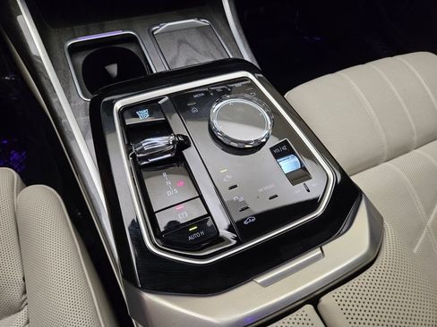 Used 2025 BMW 760i xDrive w/ Executive Package AWD/4WD image 43