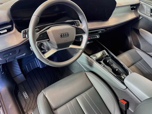 New 2026 Audi Q3 quattro 2.0T AWD/4WD image 9