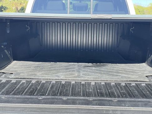 Used 2017 Toyota Tacoma SR5 image 17