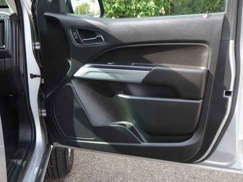 Used 2019 Chevrolet Colorado LT RWD image 46