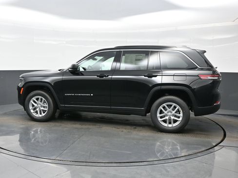 New 2026 Jeep Grand Cherokee Laredo AWD/4WD image 3