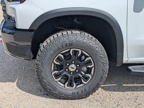 New 2026 Chevrolet Silverado 1500 ZR2 w/ LPO, Dark Essentials Package AWD/4WD image 7