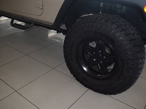 Used 2016 Jeep Wrangler Unlimited Sport w/ Quick Order Package 24S AWD/4WD image 9