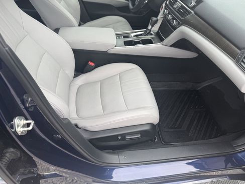 Used 2018 Honda Accord Touring image 14