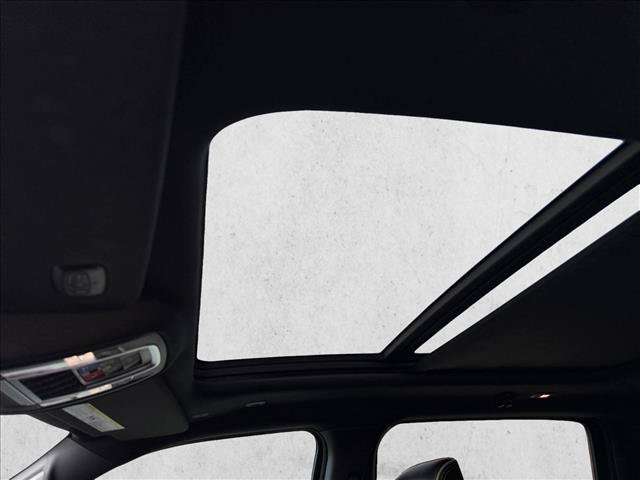 Used 2022 RAM 1500 Laramie AWD/4WD image 16