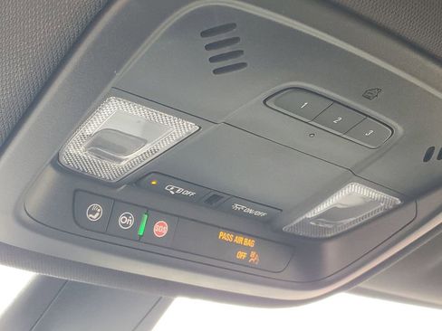 Certified 2023 Chevrolet Traverse LT image 20