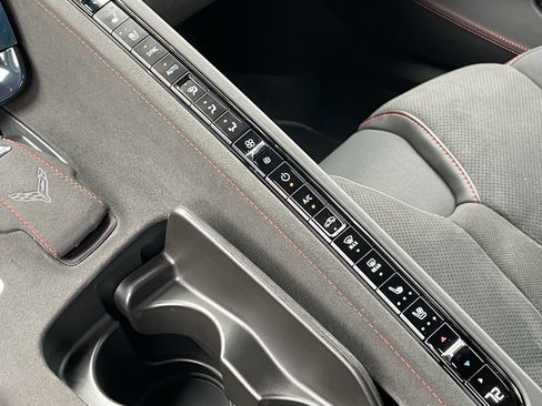 Used 2024 Chevrolet Corvette Stingray Premium Cpe w/ Z51 Performance Package image 19