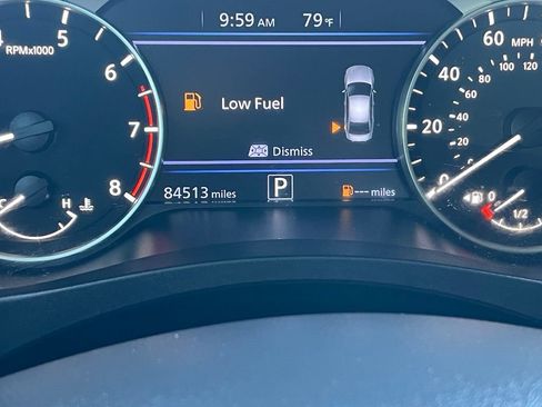 Used 2023 Nissan Altima 2.5 SR w/ SR Premium Package FWD image 9