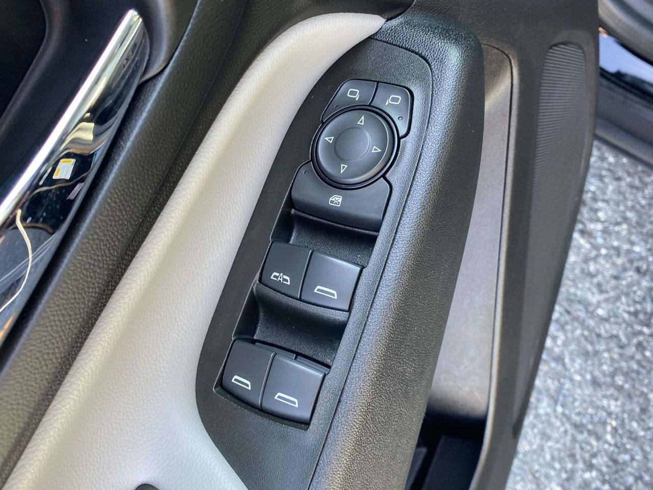 Used 2024 Chevrolet Equinox LS w/ LS Convenience Package FWD image 26