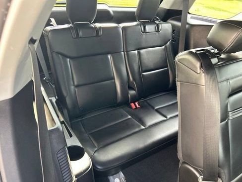 Used 2021 Ford Explorer XLT w/ Equipment Group 202A AWD/4WD image 50