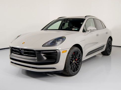 New 2026 Porsche Macan GTS image 1