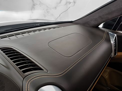 Used 2016 Porsche Cayenne GTS image 32