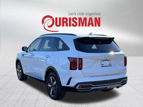 Used 2023 Kia Sorento EX w/ Panoramic Sunroof Package image 4