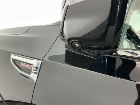 Used 2026 GMC Yukon XL Denali w/ Sun & Power Step Package AWD/4WD image 9