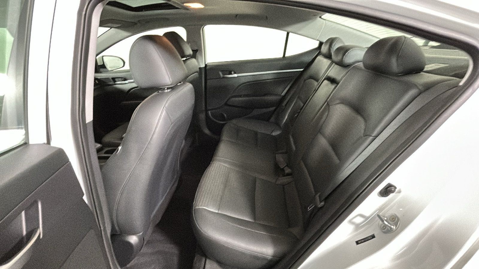 Used 2020 Hyundai Elantra Limited w/ Ultimate Package 03 FWD image 31