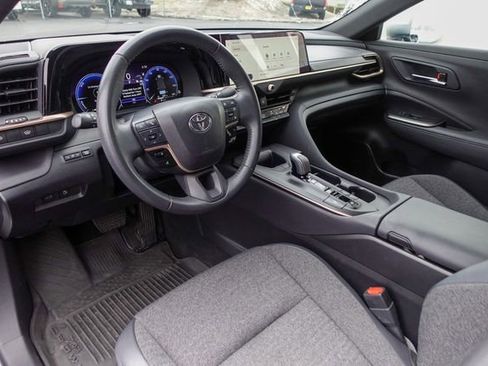 Certified 2023 Toyota Crown XLE image 11