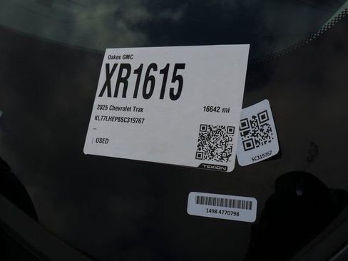 Certified 2025 Chevrolet Trax LT FWD image 42