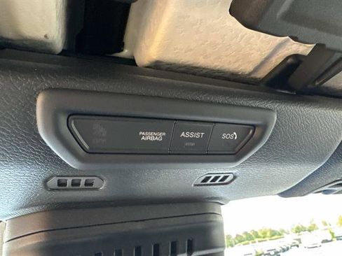 Used 2022 Jeep Wrangler Unlimited Sahara w/ Cold Weather Group image 18