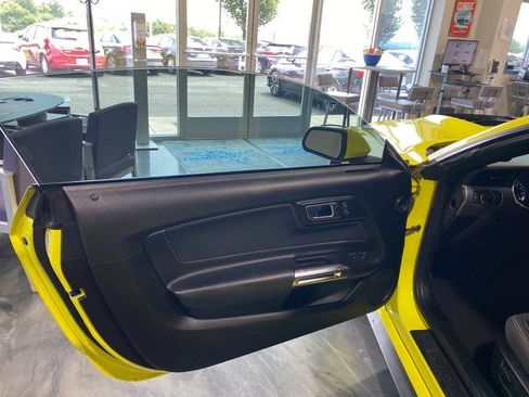Used 2021 Ford Mustang GT RWD image 13