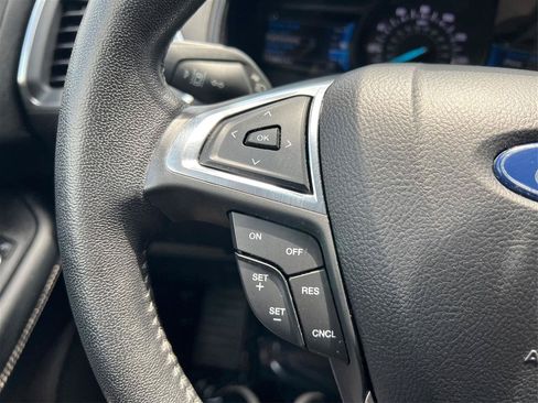 Used 2022 Ford Edge Titanium AWD/4WD image 40