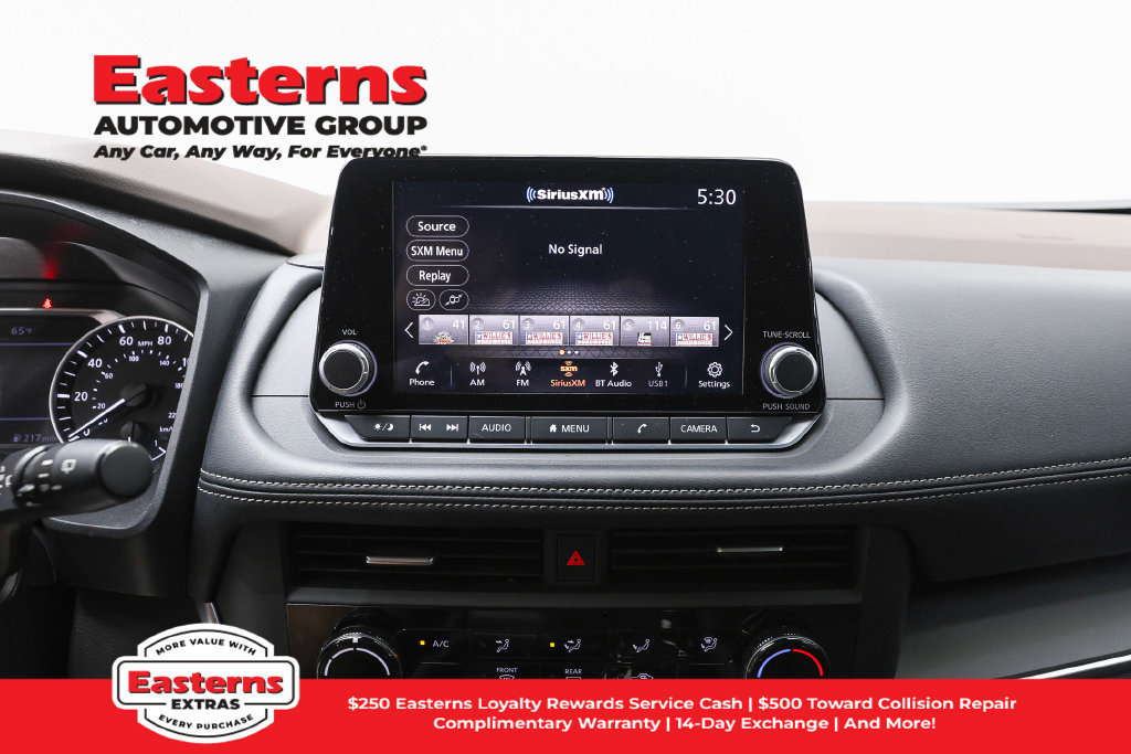 Used 2023 Nissan Rogue S AWD/4WD image 13