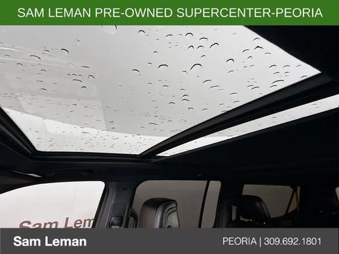 Used 2024 Jeep Wagoneer L Series II AWD/4WD image 23