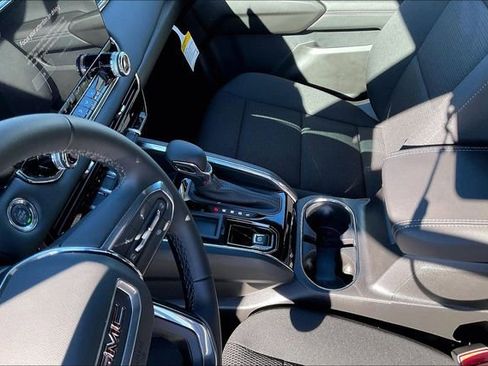 New 2026 GMC Canyon Elevation RWD image 9
