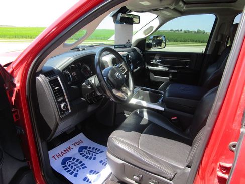 Used 2017 RAM 1500 Laramie AWD/4WD image 10