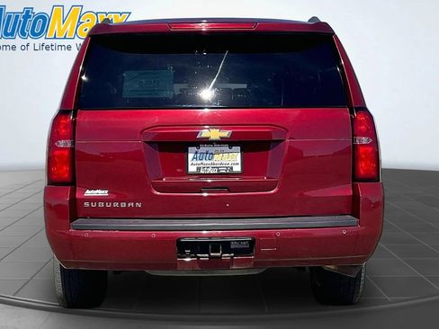 Used 2017 Chevrolet Suburban LT w/ LT Signature Package AWD/4WD image 7