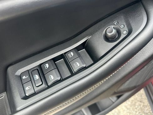 Used 2023 Jeep Grand Cherokee Limited AWD/4WD image 16