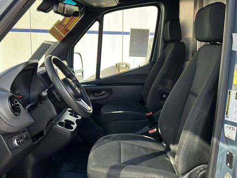 Used 2019 Mercedes-Benz Sprinter 144 image 26