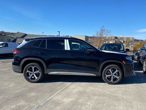 New 2026 Volkswagen Tiguan SE image 2