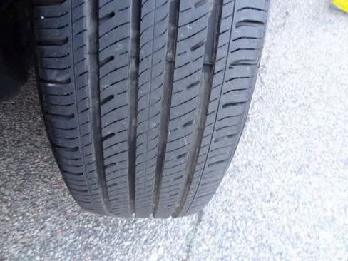 Used 2023 Nissan Versa SV image 31