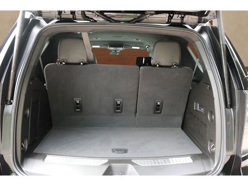 Used 2025 Chevrolet Tahoe Premier AWD/4WD image 17