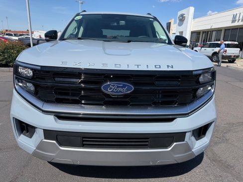 New 2026 Ford Expedition Platinum w/ Driver's Package AWD/4WD image 8