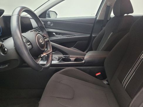 Used 2023 Hyundai Elantra SEL w/ Convenience Package FWD image 17