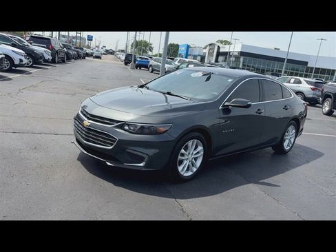 Certified 2018 Chevrolet Malibu LT FWD image 4